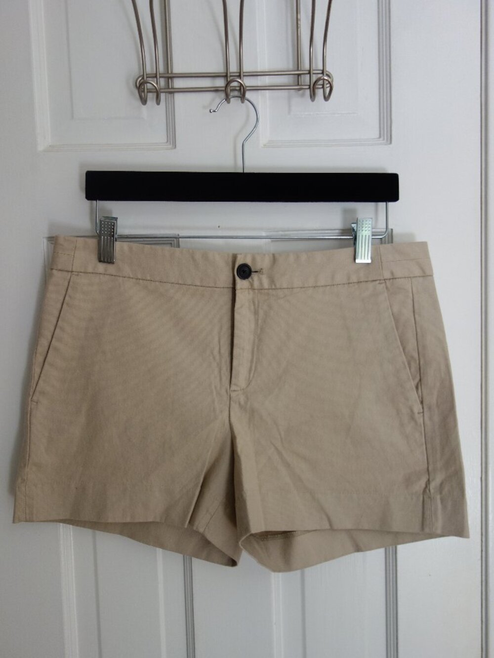 NWT BANANA REPUBLIC Hampton Fit 3-1/2” Inseam Beige Shorts – Wmns 6